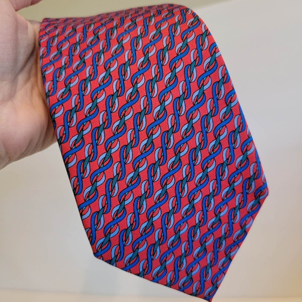 Gucci tie red blue chain print